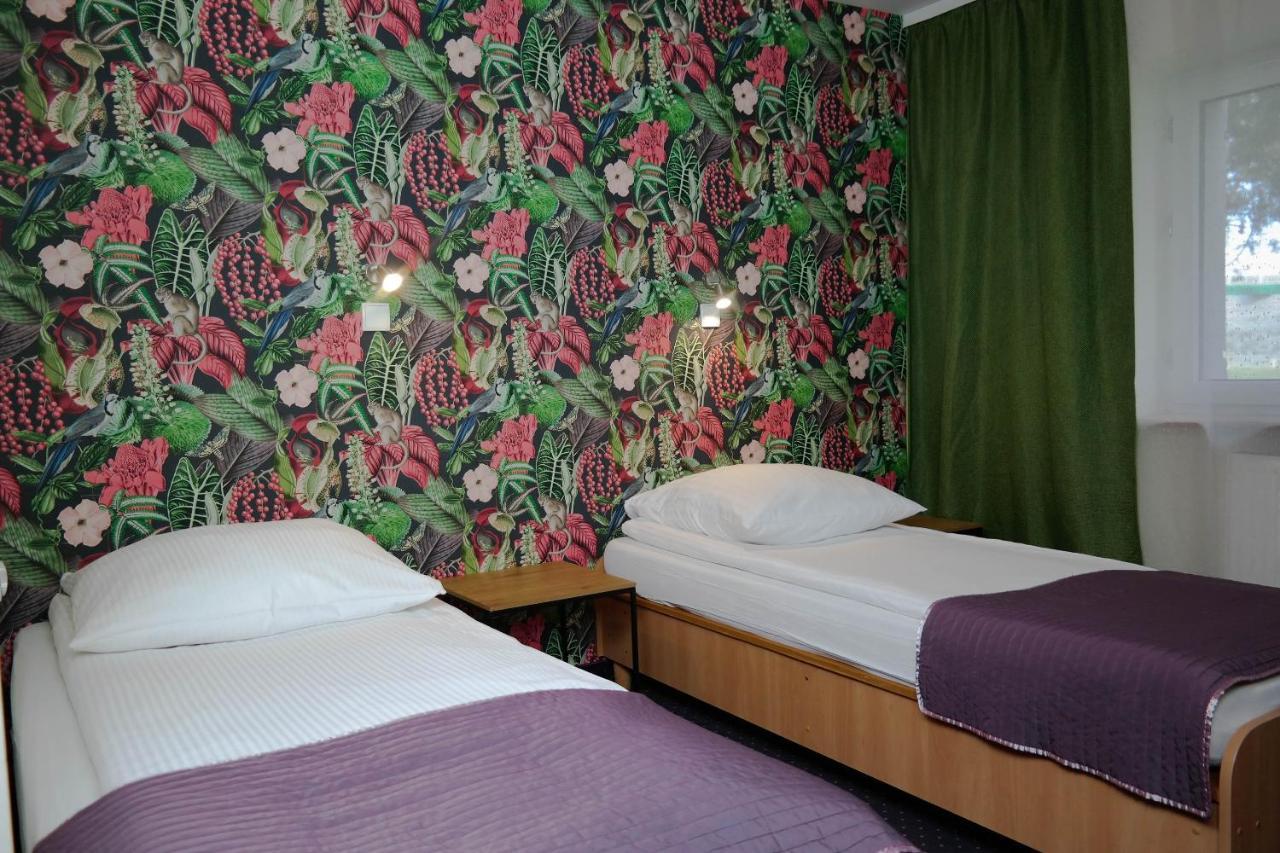 Hotel George Nadarzyn Bagian luar foto