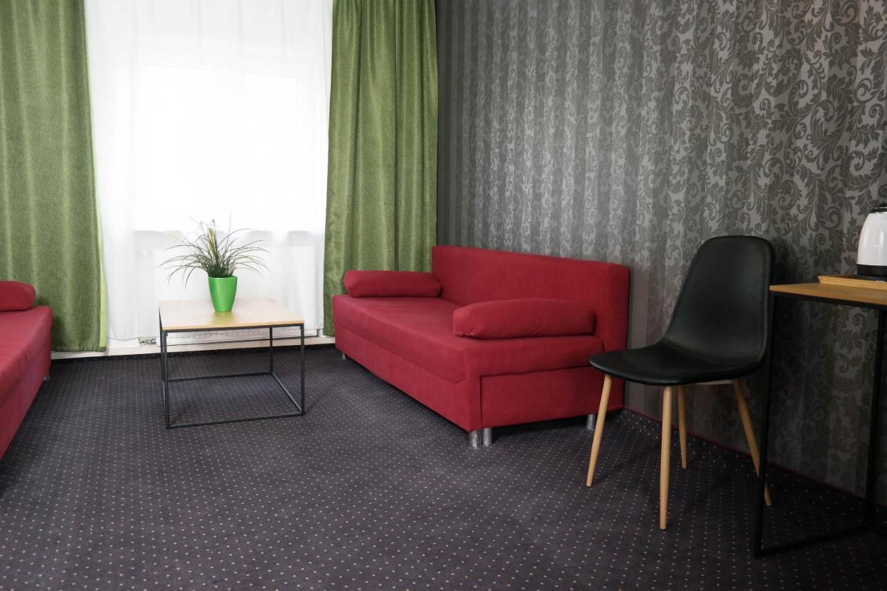 Hotel George Nadarzyn Bagian luar foto