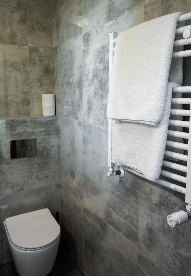 Hotel George Nadarzyn Bagian luar foto