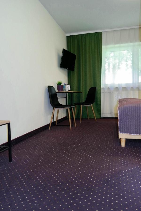 Hotel George Nadarzyn Bagian luar foto