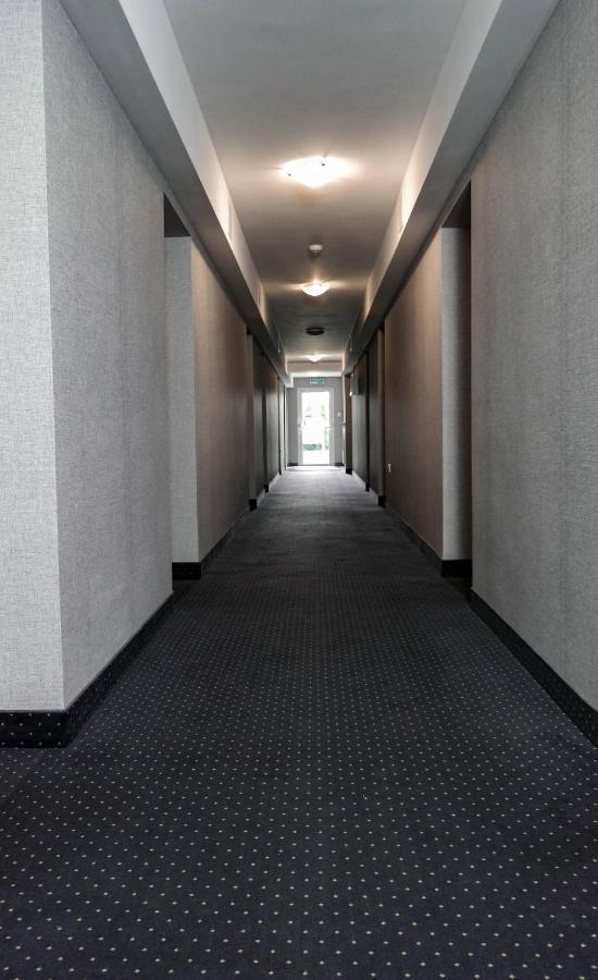 Hotel George Nadarzyn Bagian luar foto