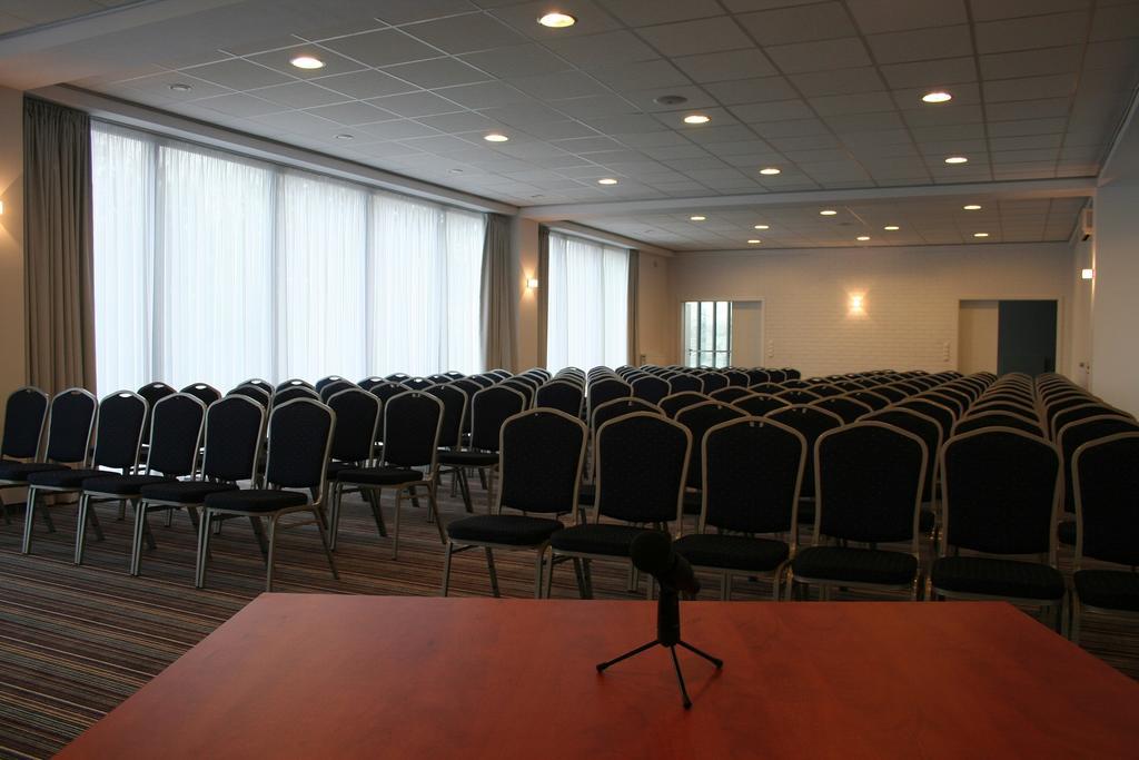 Hotel George Nadarzyn Bagian luar foto